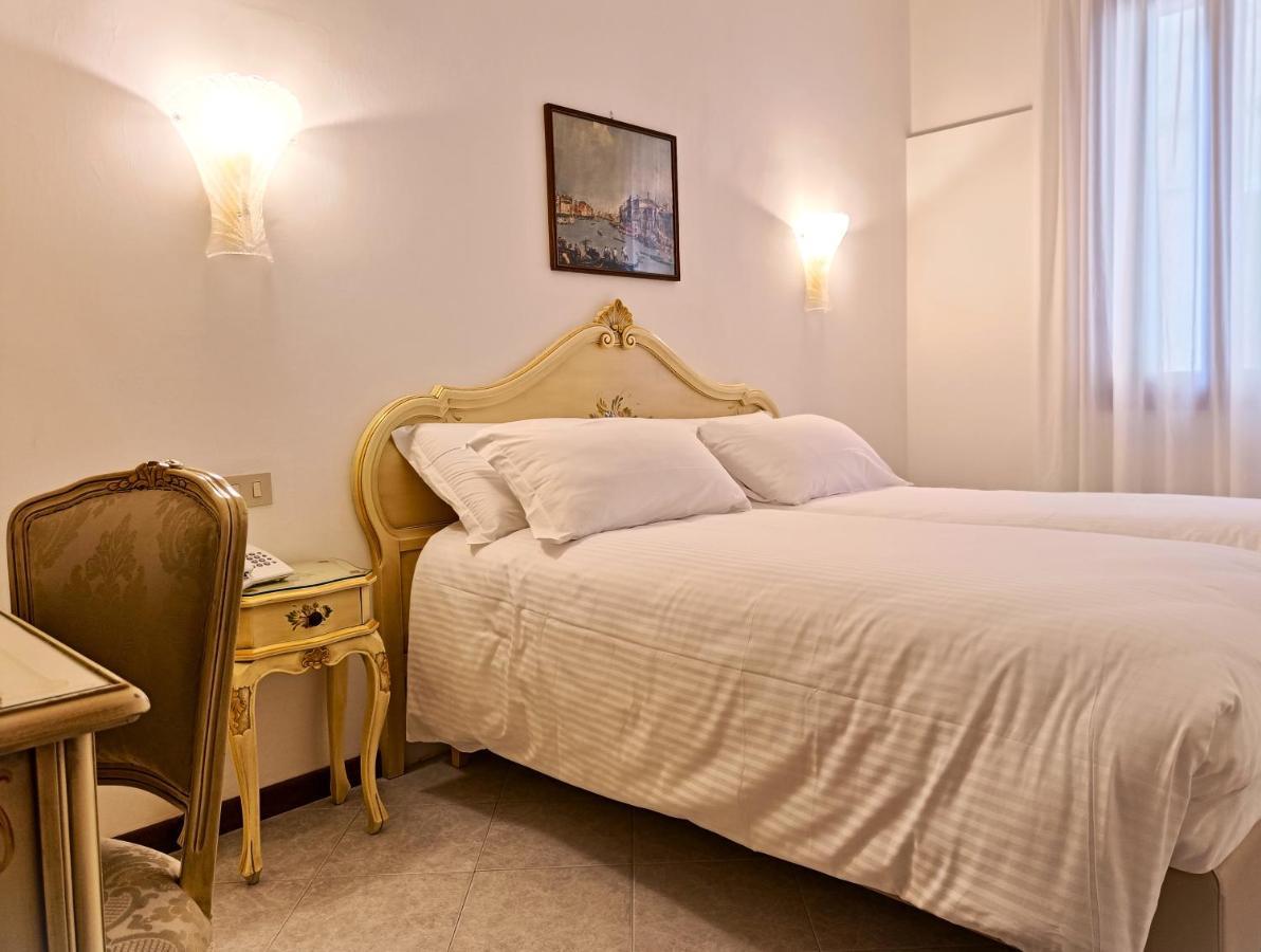Hotel Guerrini Venezia Esterno foto