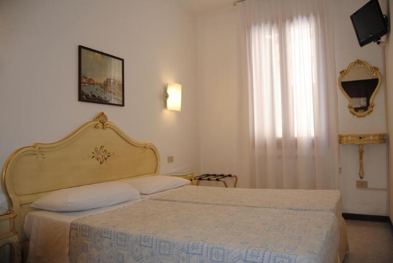 Hotel Guerrini Venezia Esterno foto