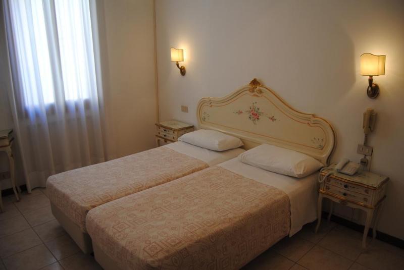 Hotel Guerrini Venezia Esterno foto