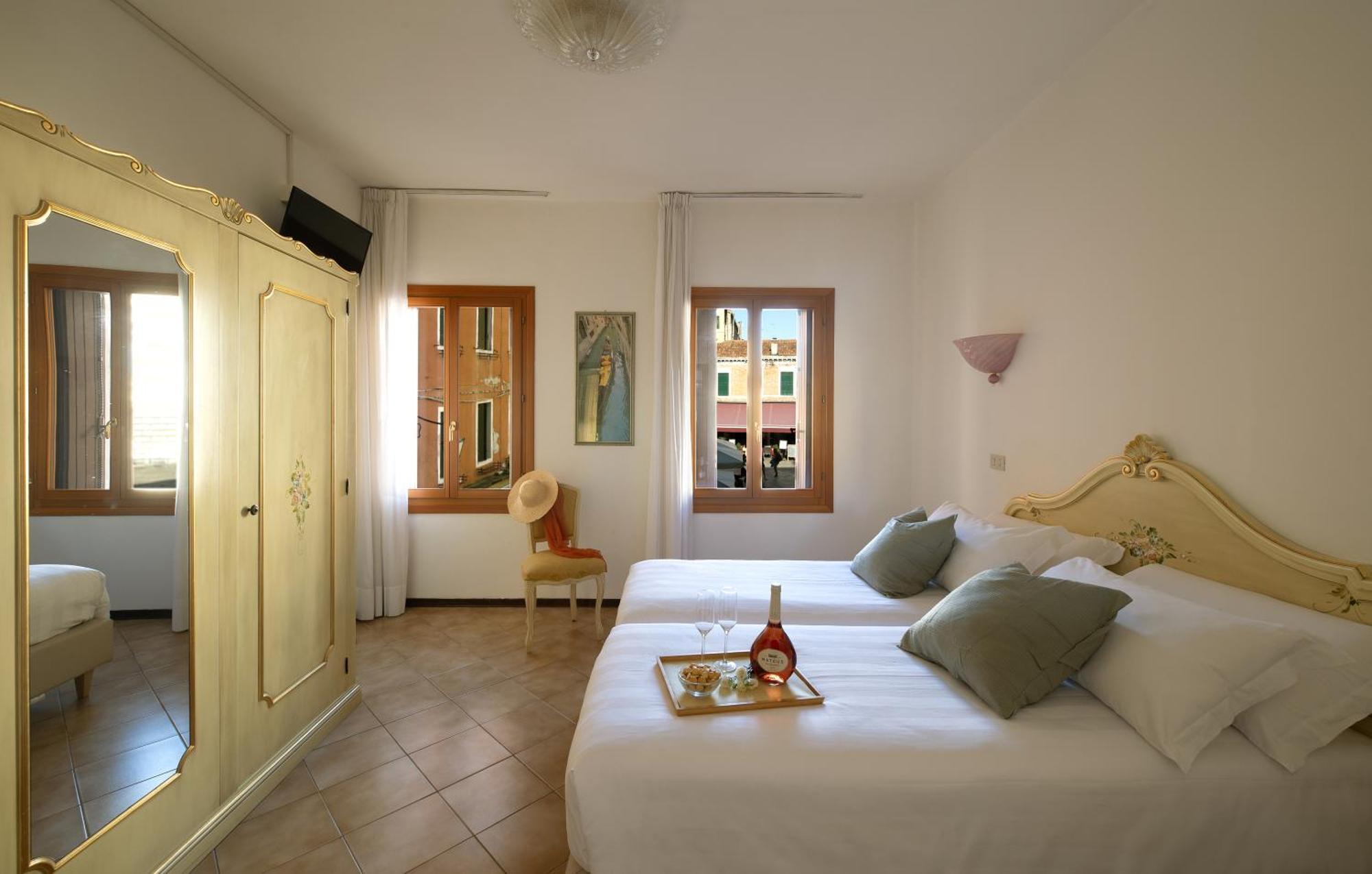Hotel Guerrini Venezia Esterno foto