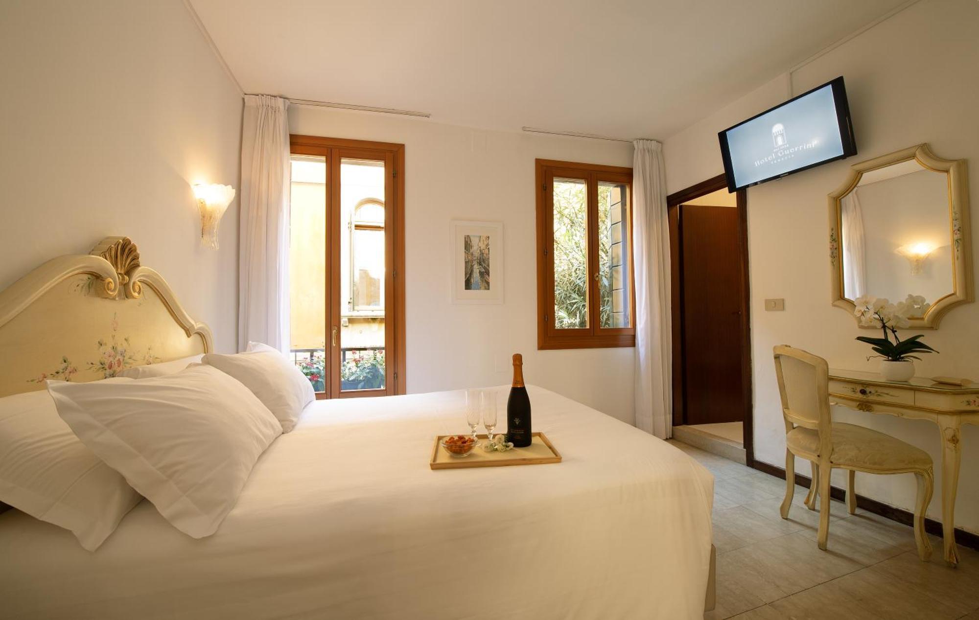 Hotel Guerrini Venezia Esterno foto