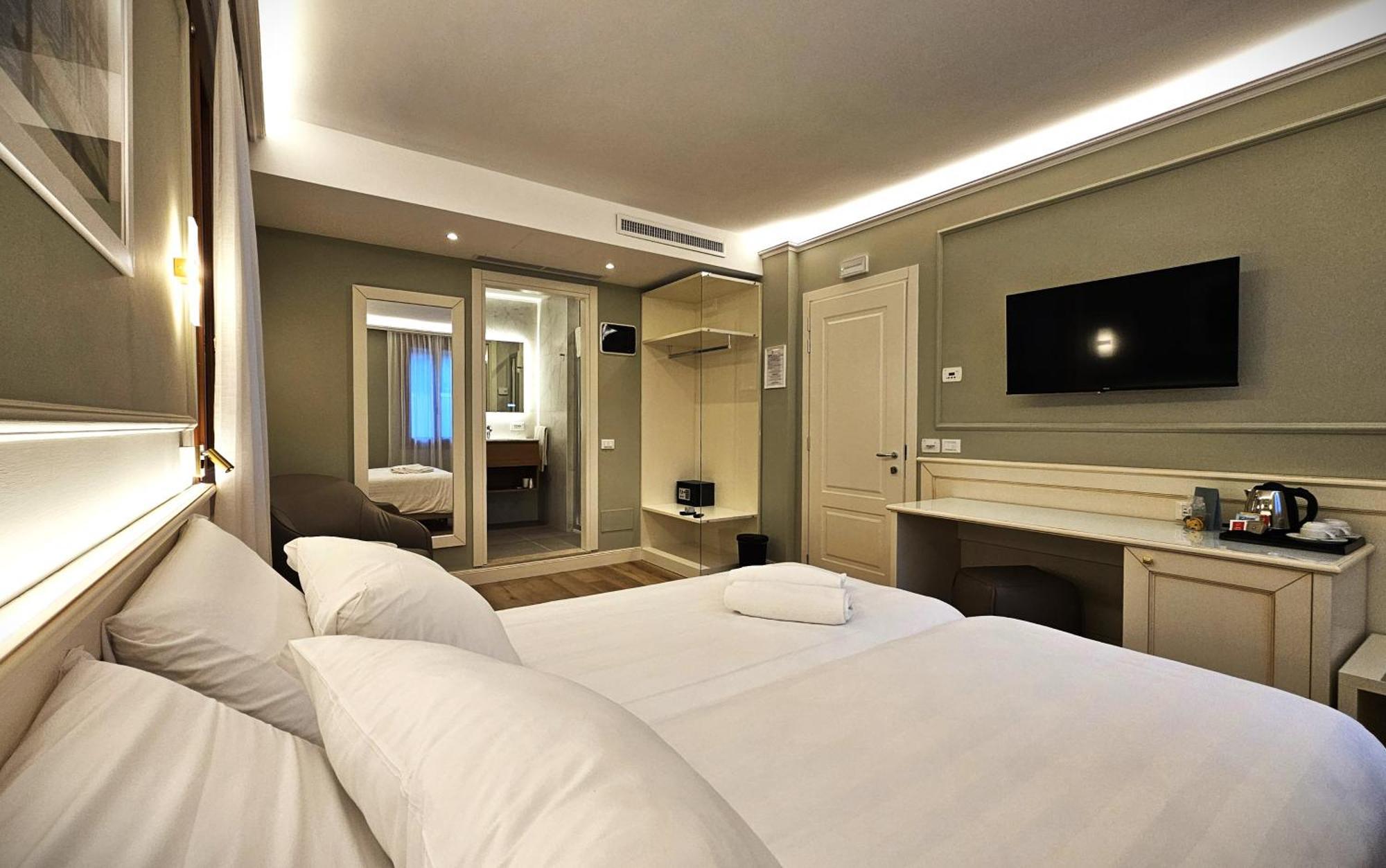 Hotel Guerrini Venezia Esterno foto