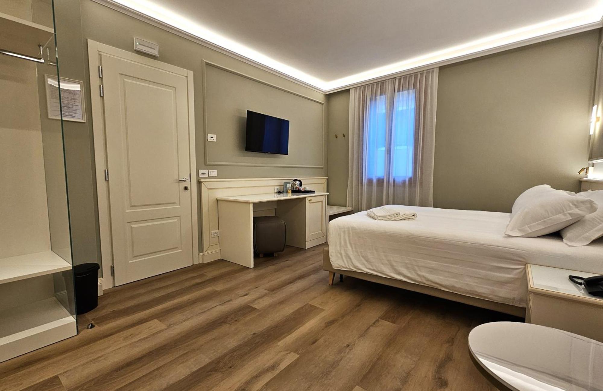 Hotel Guerrini Venezia Esterno foto
