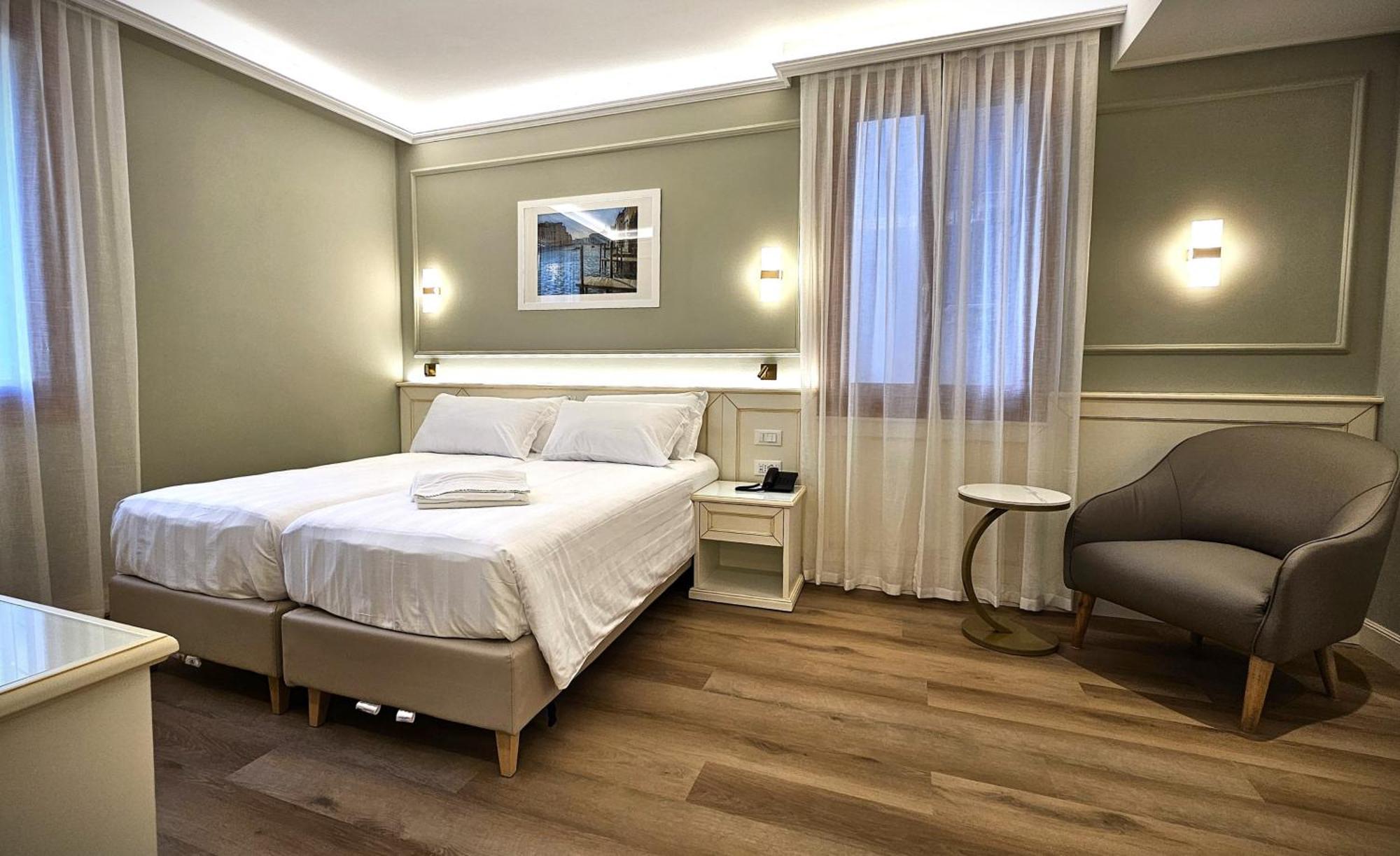 Hotel Guerrini Venezia Esterno foto