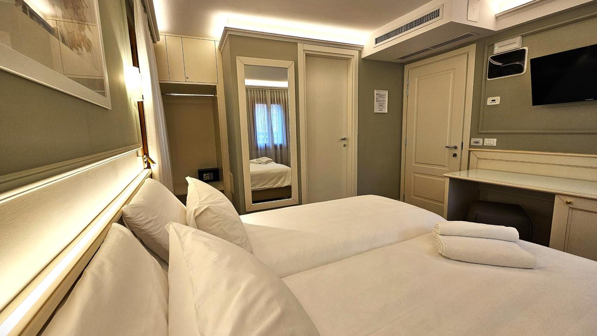 Hotel Guerrini Venezia Esterno foto