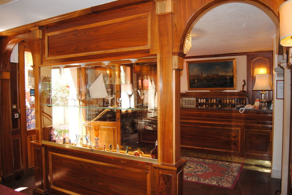 Hotel Guerrini Venezia Esterno foto